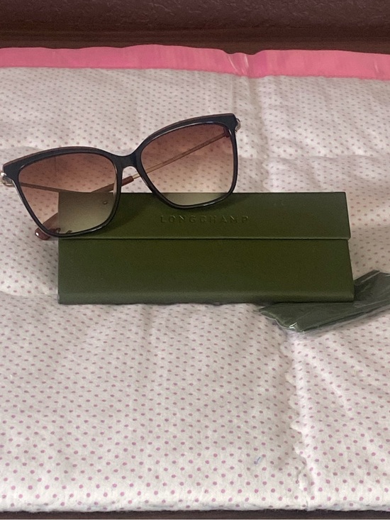 Longchamp Accessories - NIB Longchamp Oversized Square Gradient Sunglasses Black & Gold w/Case